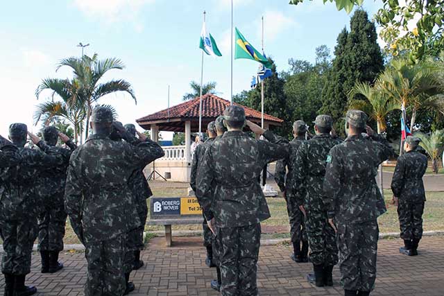 Hasteamento ao Pavilhão Nacional