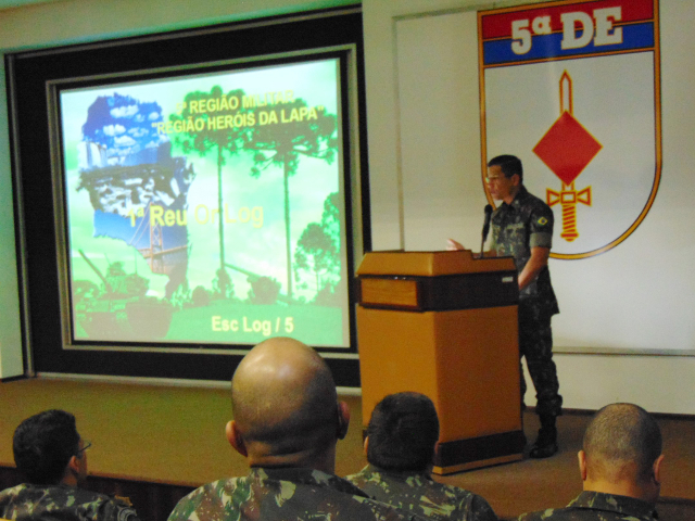 Reunião Logística 5RM 2   crédito Soldado Longem