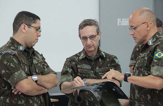 pqrmnt3 visita diretor obras militares (7)