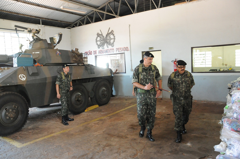 017  visita de inspeção do cmt da 1 bda c mec 04