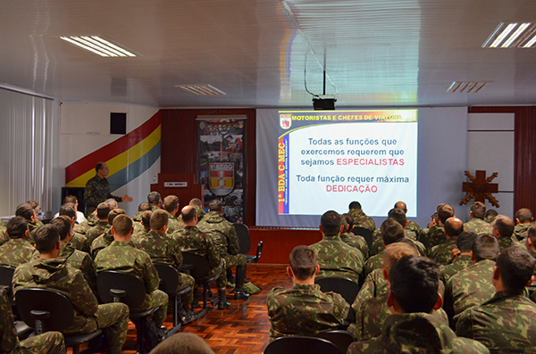 Palestra Prevencao Acidentes VTR Militar 03