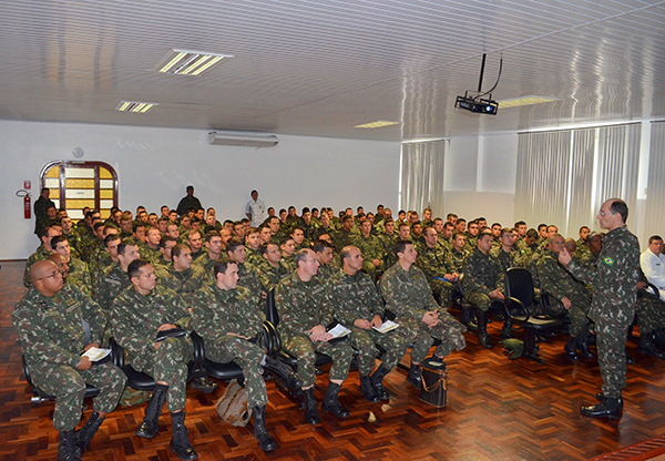 Palestra Prevencao Acidentes VTR Militar 04