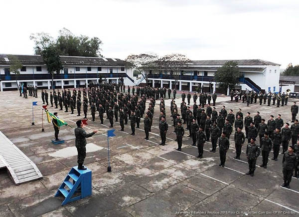 Juramento a bandeira 12º BE Cmb Bld Alegrete 01