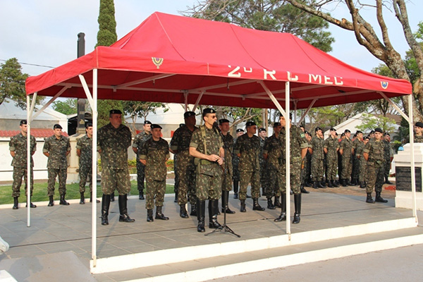 1BdaCMec Gen Bassoli fala a Tropa 02