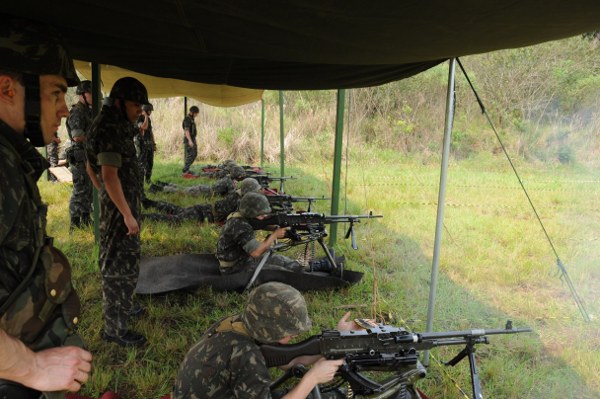 064 npor realiza tiro das armas coletivas 1